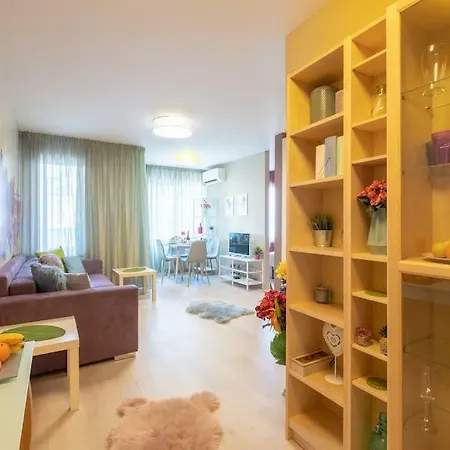Color Play Apartment