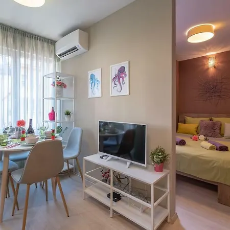 Color Play Apartment